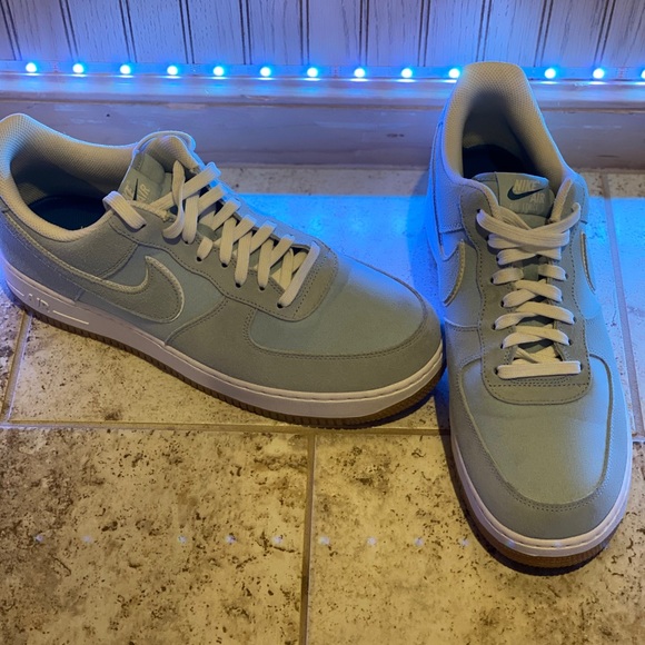 Nike Air Force 1 - Picture 1 of 4